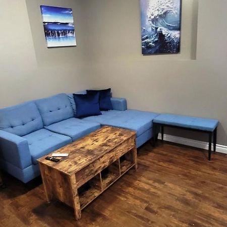 Blue Wave 2 Bedroom Suite Saskatoon Exteriör bild