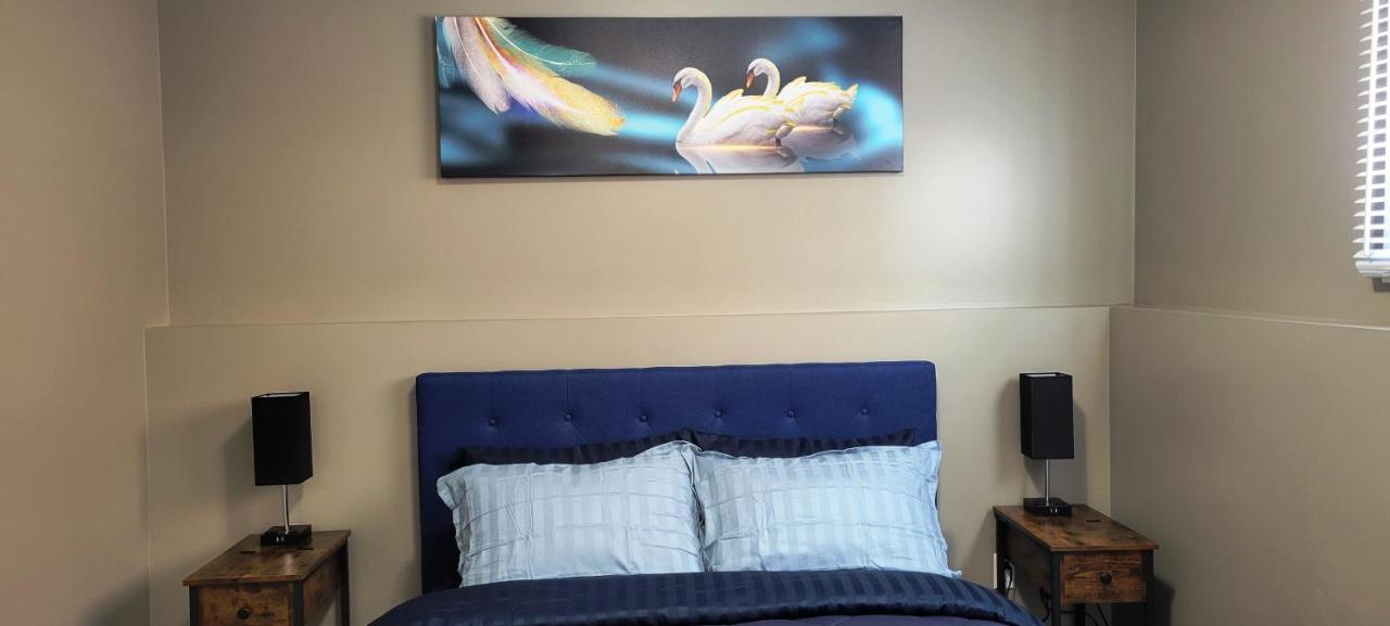 Blue Wave 2 Bedroom Suite Saskatoon Exteriör bild