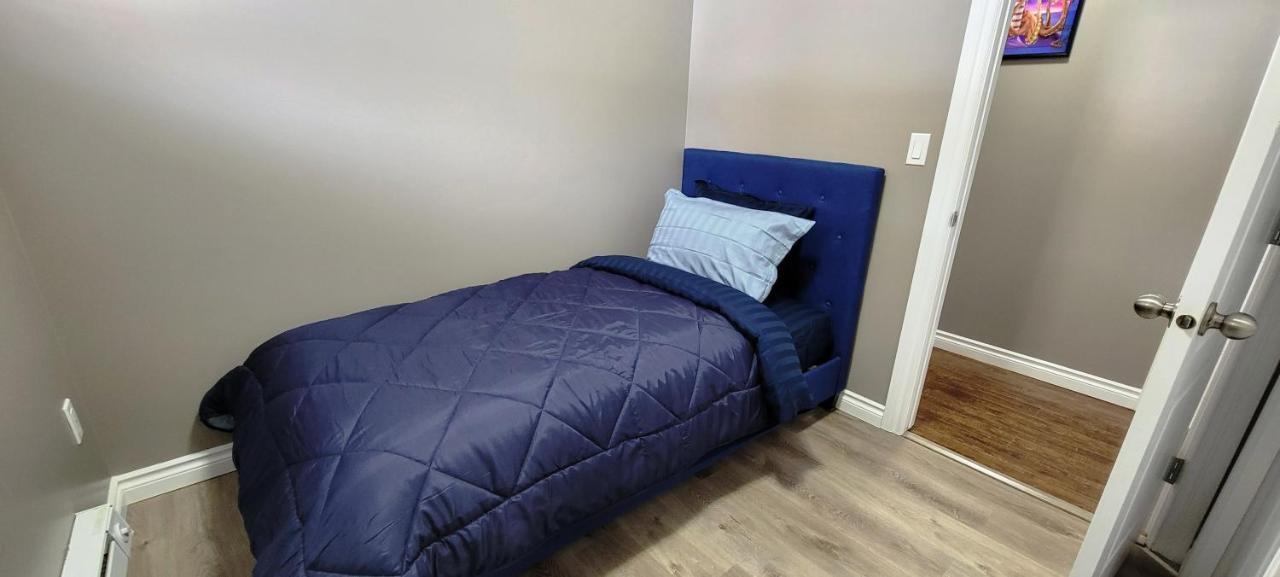 Blue Wave 2 Bedroom Suite Saskatoon Exteriör bild